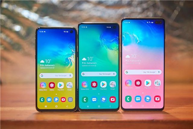 Samsung, Galaxy S10 Ailesini Ekran Koruyucu ile Beraber Gönderecek