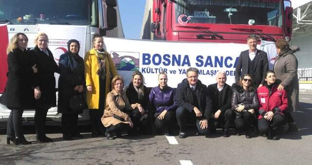 Bosna Sancak Derneğinden, Sırbistan'ın Sancak Bölgesine 2 Tırlık Sağlık Malzemesi Yardımı Bosna Sancak Derneğinden, Sırbistan'ın Sancak Bölgesine 2 Tırlık Sağlık Malzemesi Yardımı