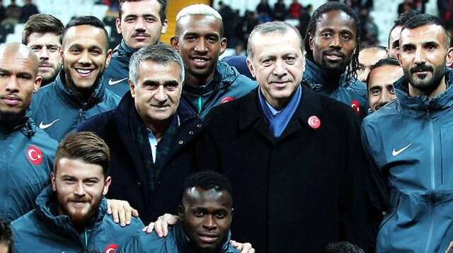 Cumhurbaşkanı Erdoğan, Şenol Güneş'i Tebrik Ederek Başarı Diledi