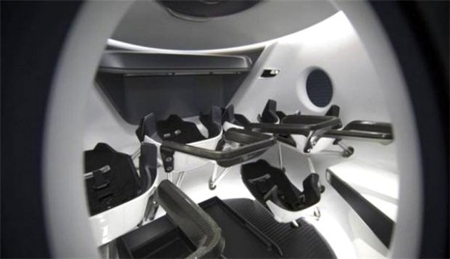 Nasa, Spacex'in Uzay Aracı Crew Dragon'un İçinden Bir Video Paylaştı