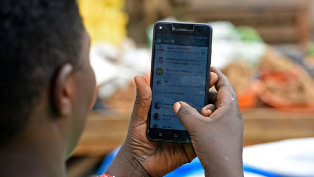 Uganda'da 'İnternette Dedikodu' Vergisinden Sonra Milyonlarca Kiş Sosyal Medyayı Terk Etti