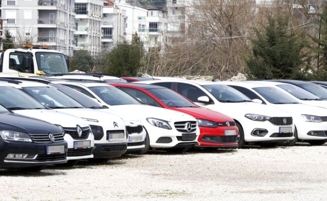 Antalya'da 2 Bin 500 Araç, Çürümeye Terk Edildi