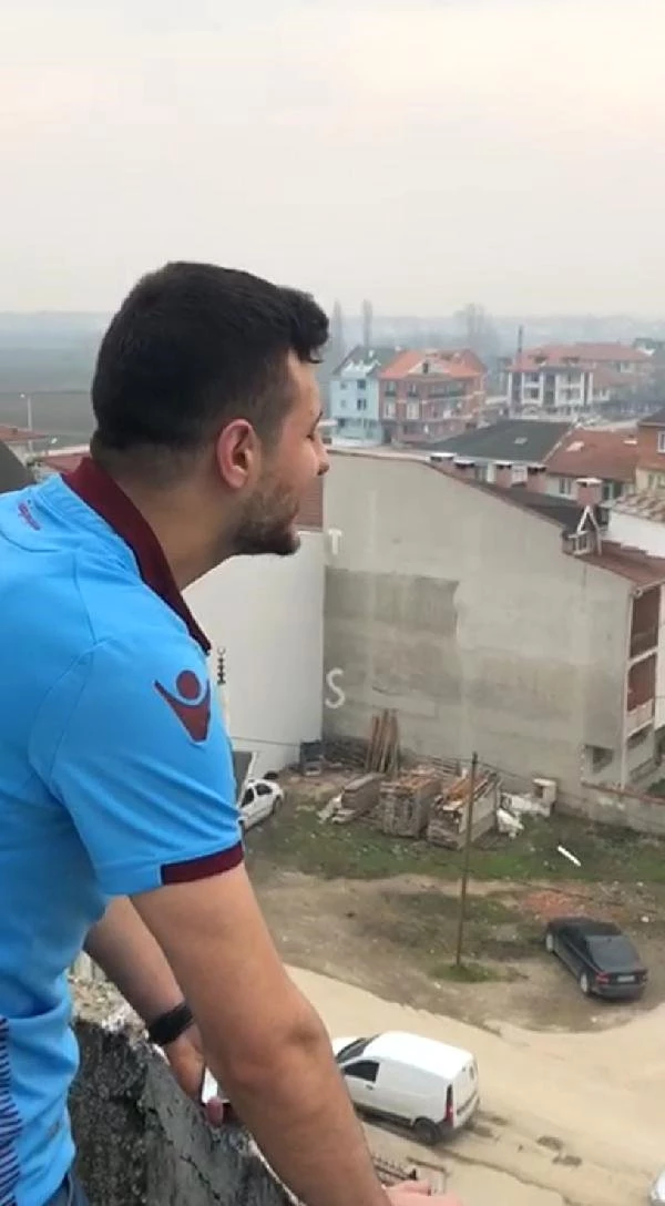 Fenerbahçe Taraftarı Aşkı İçin Minareye Çıkıp 