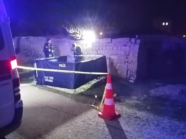 Aksaray'da Afgan Genç, Yüksek Sesle Müzik Dinleyen Arkadaşını Öldürdü