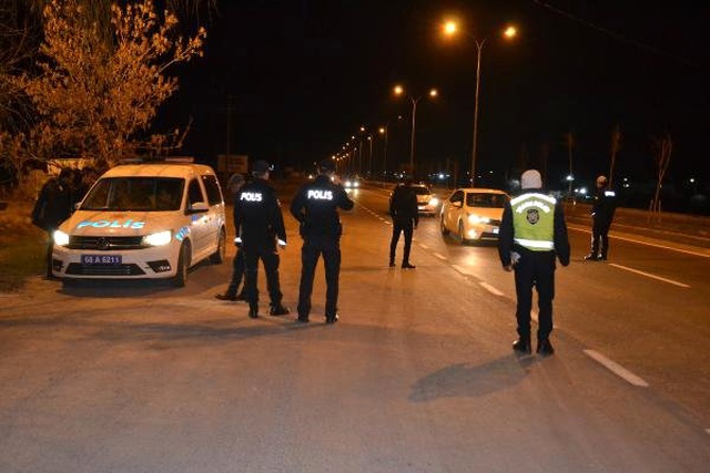 Aksaray'da Afgan Genç, Yüksek Sesle Müzik Dinleyen Arkadaşını Öldürdü