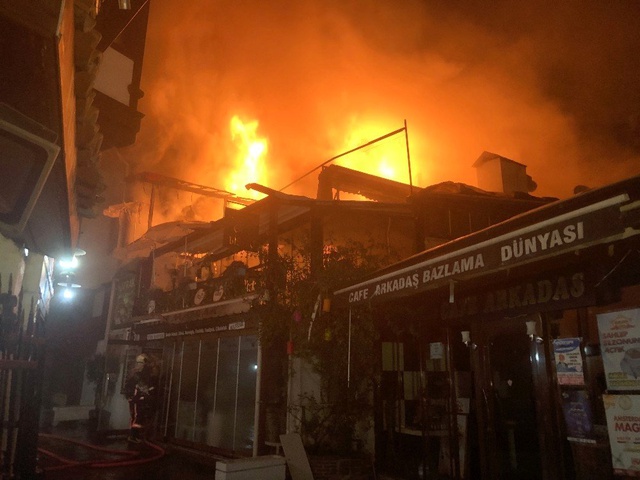 Ankara Hamamönünde Korkutan Yangın! Çok Sayıda İş Yeri Kül Oldu