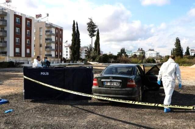 Kayıp Olarak Aradığı Oğlunu, Otomobilinde Ölü Buldu