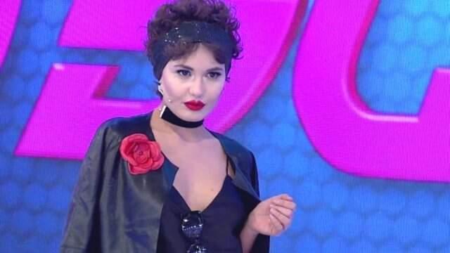 Bahar Candan, Göbekli Haliyle Oburiks'e Benzetildi!