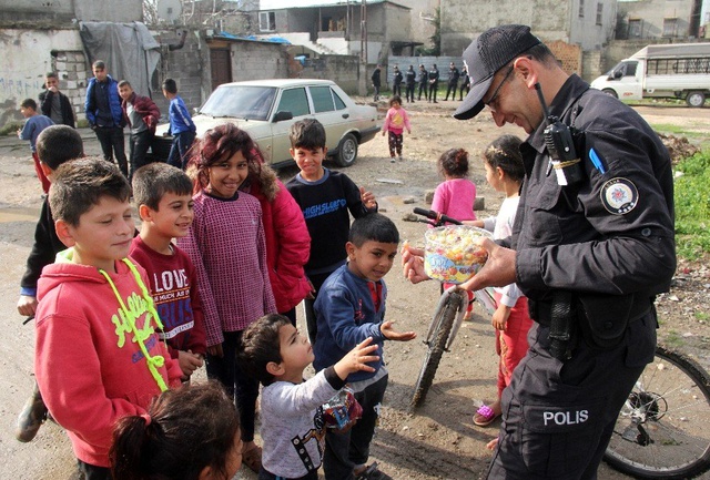 Cono Aşireti'nin Yaşadığı Mahalle Ablukaya Alındı! Kimlik Göstermeyen İçeri Alınmıyor