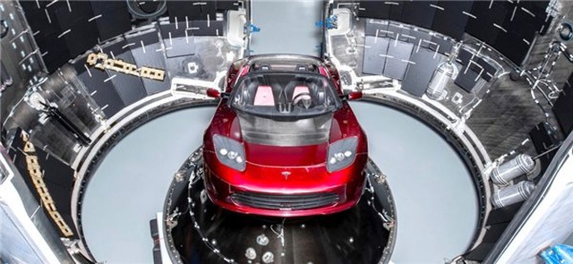Musk'ın Uzaya Gönderdiği Tesla Roadster, En Çok 'Yol Yapan' Otomobil Oldu