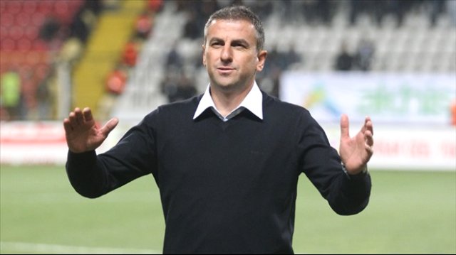 Teknik Direktör Mehmet Özdilek ile Yollarını Ayıran BB Erzurumspor, Hamza Hamzaoğlu ile Anlaştı