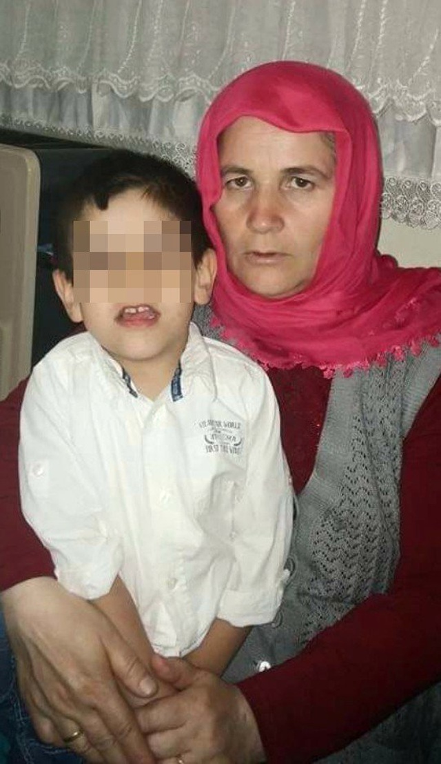 Apartman Dairesine Giren Hırsızlar, Ev Sahibi ile Kızını Vahşice Katletti
