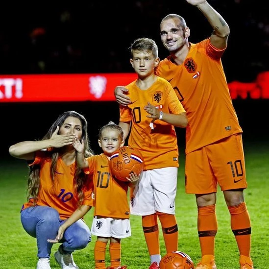 Galatasaraylı Eski Futbolcu Sneijder ile Yolanthe Cabau Boşanıyor