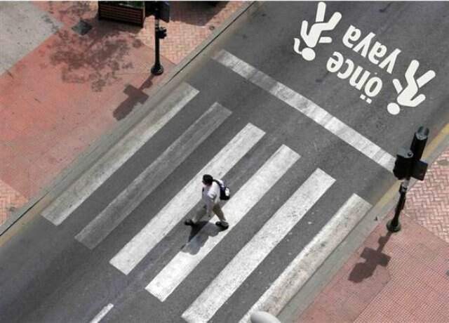 Trafikte Yeni Dönem! Yaya ve Okul Geçitlerine 'Önce Yaya' Görselleri Çizilecek Trafikte Yeni Dönem! Yaya ve Okul Geçitlerine