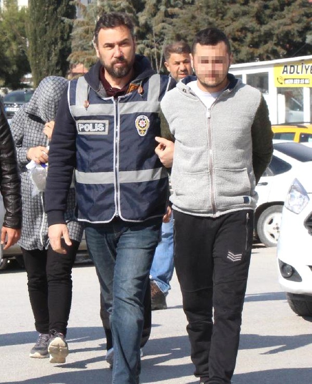 30 Bin Liralık Ziynet Eşyası Hırsızlığı Şüphelileri: Seyyar Satıcıyız