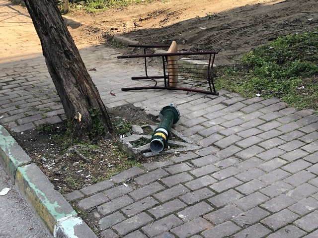 Sokak Ortasındaki Demir Dubalı <a class='keyword-sd' href='/kavga/' title='Kavga'>Kavga</a> Kameralara Yansıdı