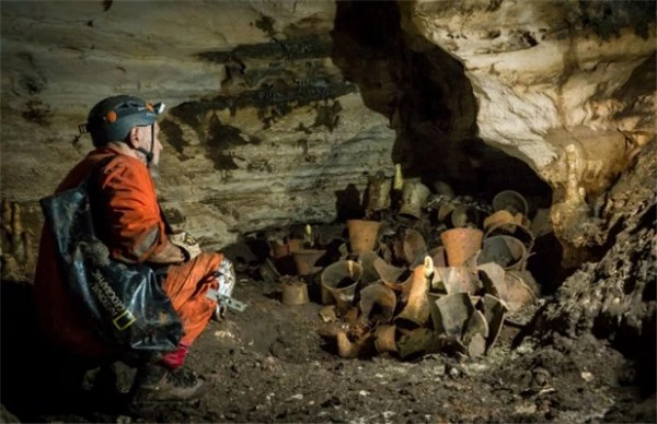 Arkeologlar, Şans Eseri Maya Medeniyetine Ait Binlerce Yıllık El Değmemiş Mağara Keşfettiler