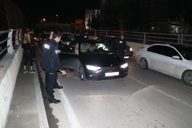 Ehliyetsiz Sürücü Şehri Birbirine Kattı! 30 Kilometrelik Kovalamacadan Sonra Yakalandı