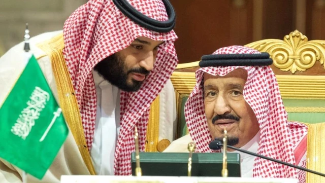Guardian: Suudi Arabistan Kralı ve Veliaht Prensi'nin Aralarının Açık Olduğuna Dair Söylentiler...