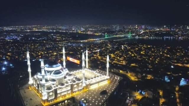 Cumhuriyet Tarihinin En Büyüğü Olan Çamlıca Camii'nde İlk Ezan Okundu