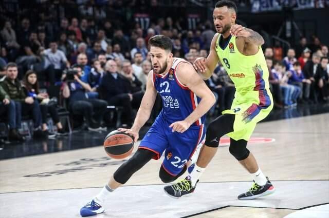 Anadolu Efes, Sahasında Konuk Ettiği Barcelona Lassa'yı Dağıttı: 92-70