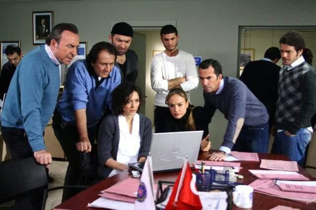 Fenomen Dizi Arka Sokaklar, Adalet Bakanlığı ile İşbirliği Yapıyor Fenomen Dizi Arka Sokaklar, Adalet Bakanlığı ile İşbirliği Yapıyor