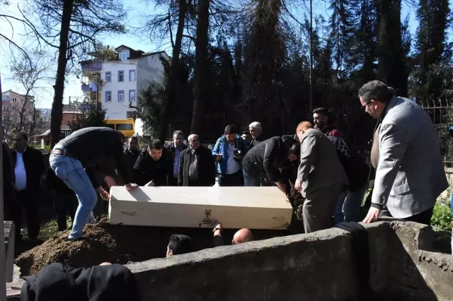 Ordu'da Bir Garip Olay! Vatandaşlar, Cenazeyi Geri Çıkartmak Kaydıyla Defnedebildi
