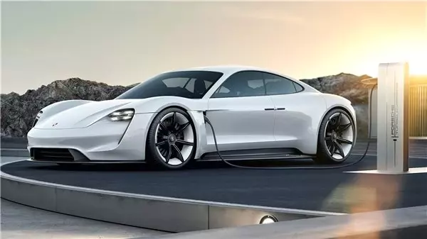 Porsche, Tesla'ya Rakip Olan Taycan Modelinin Üretimini Artırıyor