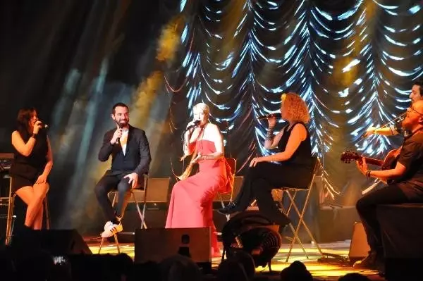 Sıla, Ahmet Kural'la Olan Şiddet Duruşmasından Sonra Brüksel'de Sahneye Çıktı