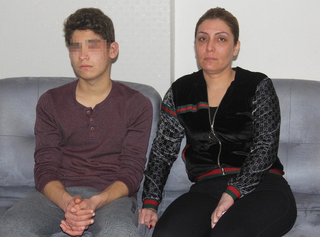 Kız Arkadaşının Eski Sevgilisini Boks Makinesi Yerine Koyup Dövdü, Arkadaşı Videoya Çekti