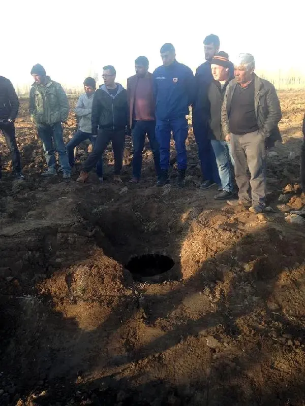 Tarlasını Süren Çiftçi, Tesadüfen Binlerce Yıllık Tarihi Küp Buldu