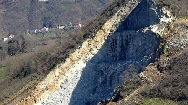 Trabzon'dan Gemilerle Gürcistan'a Taş Taşınacak