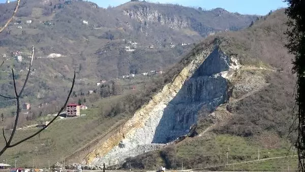 Trabzon'dan Gemilerle Gürcistan'a Taş Taşınacak