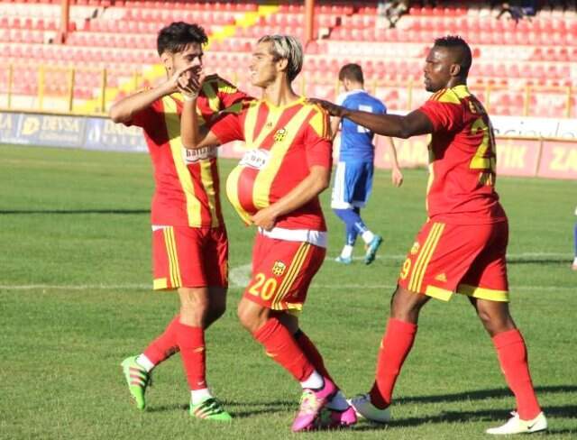 Yeni Malatyaspor, Murat Akça ve Ertaç Özbir'i Kadro Dışı Bıraktı Yeni Malatyaspor, Murat Akça ve Ertaç Özbir'i Kadro Dışı Bıraktı