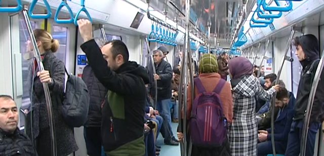 Gebze-Halkalı Banliyö Tren Hattı İlk Gününde Vatandaşlardan Yoğun İlgi Gördü
