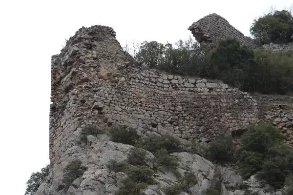 Samsun'da 2 Bin 300 Yıllık Kaya Mezarları Yoğun İlgi Görüyor