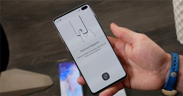 Samsung, Galaxy S10'daki Parmak İzi Sensörü Sorununu Yazılım Güncellemesiyle Çözecek