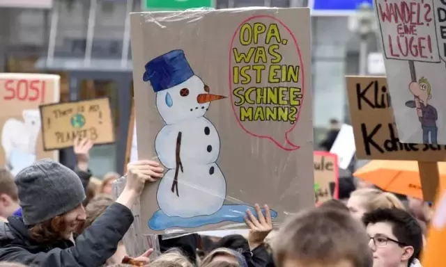 Okulu Asan Binlerce Öğrenci, İklim Değişikliğine Karşı Dünya Çapında Sokakta