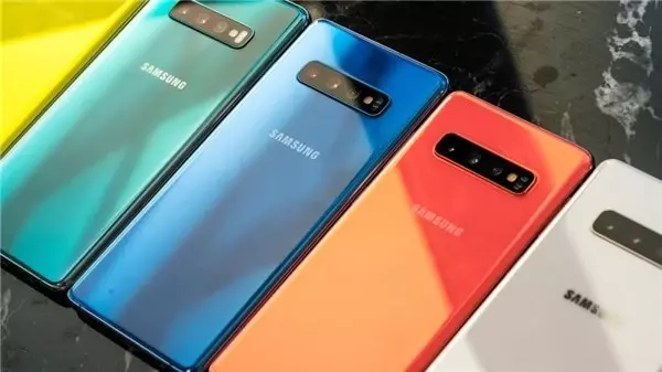 Samsung, Görünmez Kamera Deliği Olan Bir Telefon Yapıyor