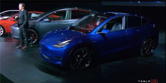 Tesla Model Y'nin Piyasadaki Rakiplerine Fark Attığı 4 Özelliği
