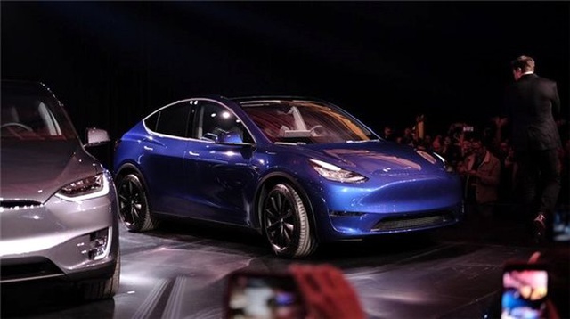 Tesla Model Y'nin Piyasadaki Rakiplerine Fark Attığı 4 Özelliği