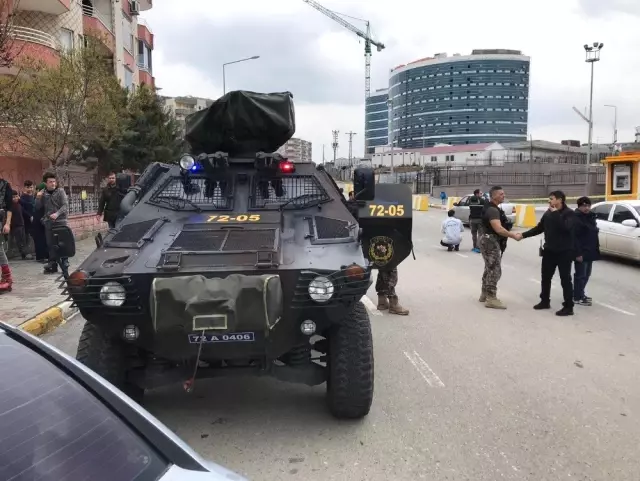 Adliyeden Çıkarılan Zanlıya Sopalı ve Palalı Saldırı Düzenlendi: 1'i Polis, 5 Kişi Yaralandı