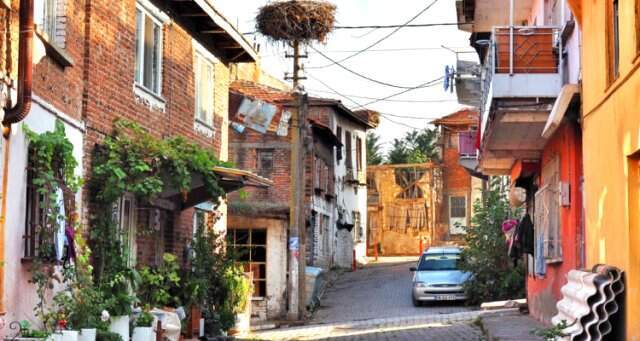 Yerli ve Yabancı Turistler Gölyazı'ya Akın Ediyor Yerli ve Yabancı Turistler Gölyazı'ya Akın Ediyor