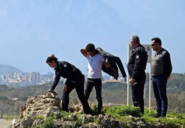 İntihar Girişiminde Bulunan Genci, Kadın Komiser Vazgeçirmeye Çalıştı