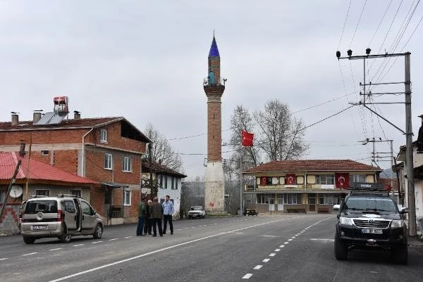 Sembol Haline Gelen Camisiz Minare Görenleri Hayrete Düşürüyor