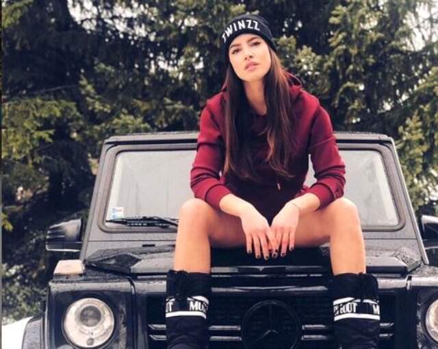 Güzelliğiyle Nam Salan Bisikletçi Lucia Javorcekova, DJ'liğe Geçiş Yaptı