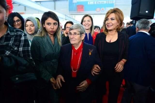 Prof. Dr. Canan Karatay, Mutluluğun Sırrını Açıkladı! Prof. Dr. Canan Karatay, Mutluluğun Sırrını Açıkladı!