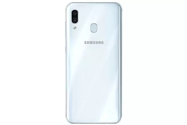 Samsung Galaxy A30 ve Galaxy A50 Türkiye'de Satış Çıktı: İşte Fiyatları