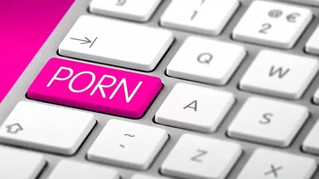 Porno İzlemek Kadınları Nasıl Etkiliyor?