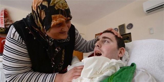 Gülsüm Anne ve Evlat Edindiği Felçli Rus Gencin Hikâyesi Film Oluyor